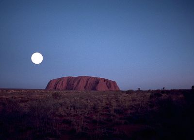 Moon, Australia, Ayers Rock - desktop wallpaper