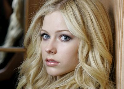 blondes, women, Avril Lavigne, singers - duplicate desktop wallpaper