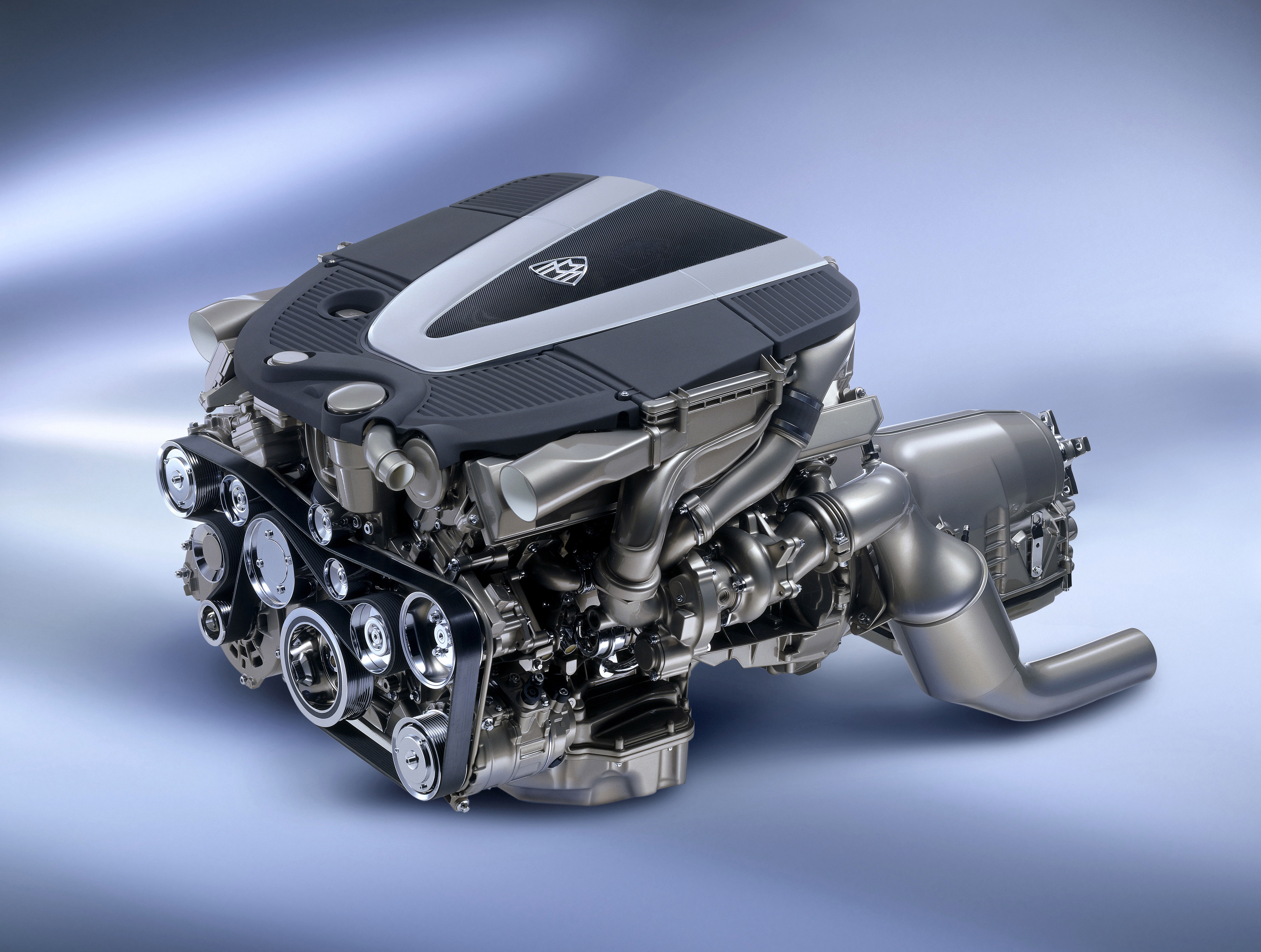 Какие двигатели мерседес самые надежные. Mercedes-Benz m275 engine. V12 двигатель Mercedes. Maybach Mercedes двигатель v12. M285 Mercedes.