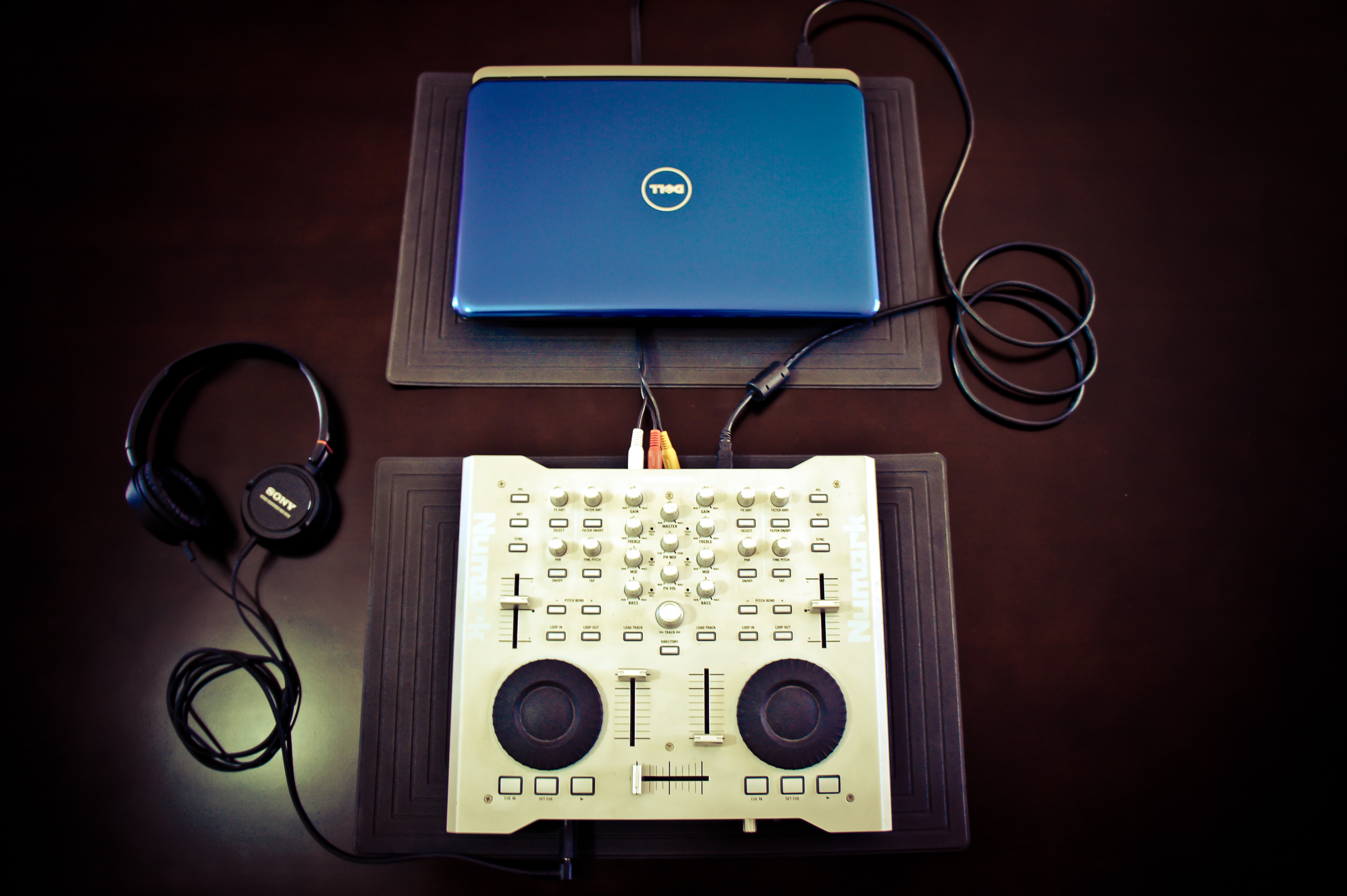 headphones, computers, music, Dell, DJ, notebook - desktop wallpaper
