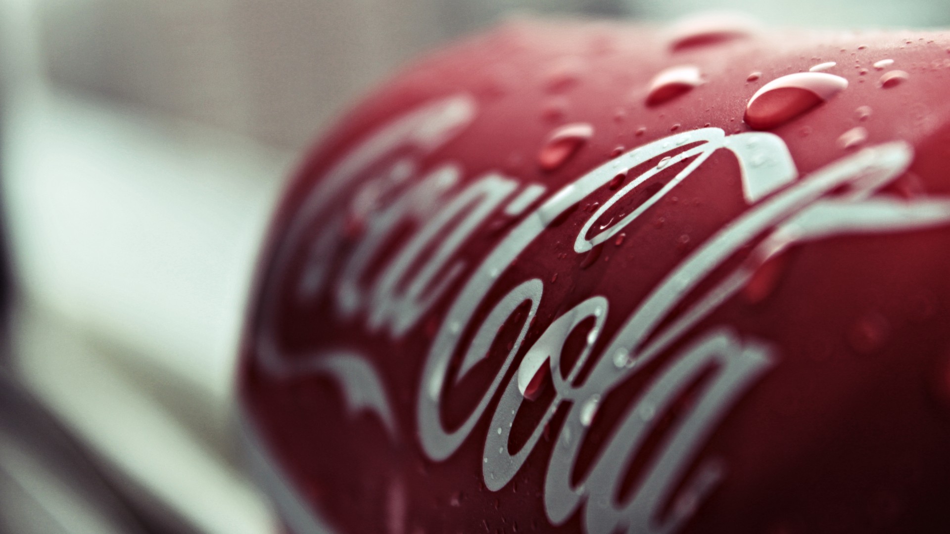 Coca-Cola, water drops, macro, depth of field - desktop wallpaper