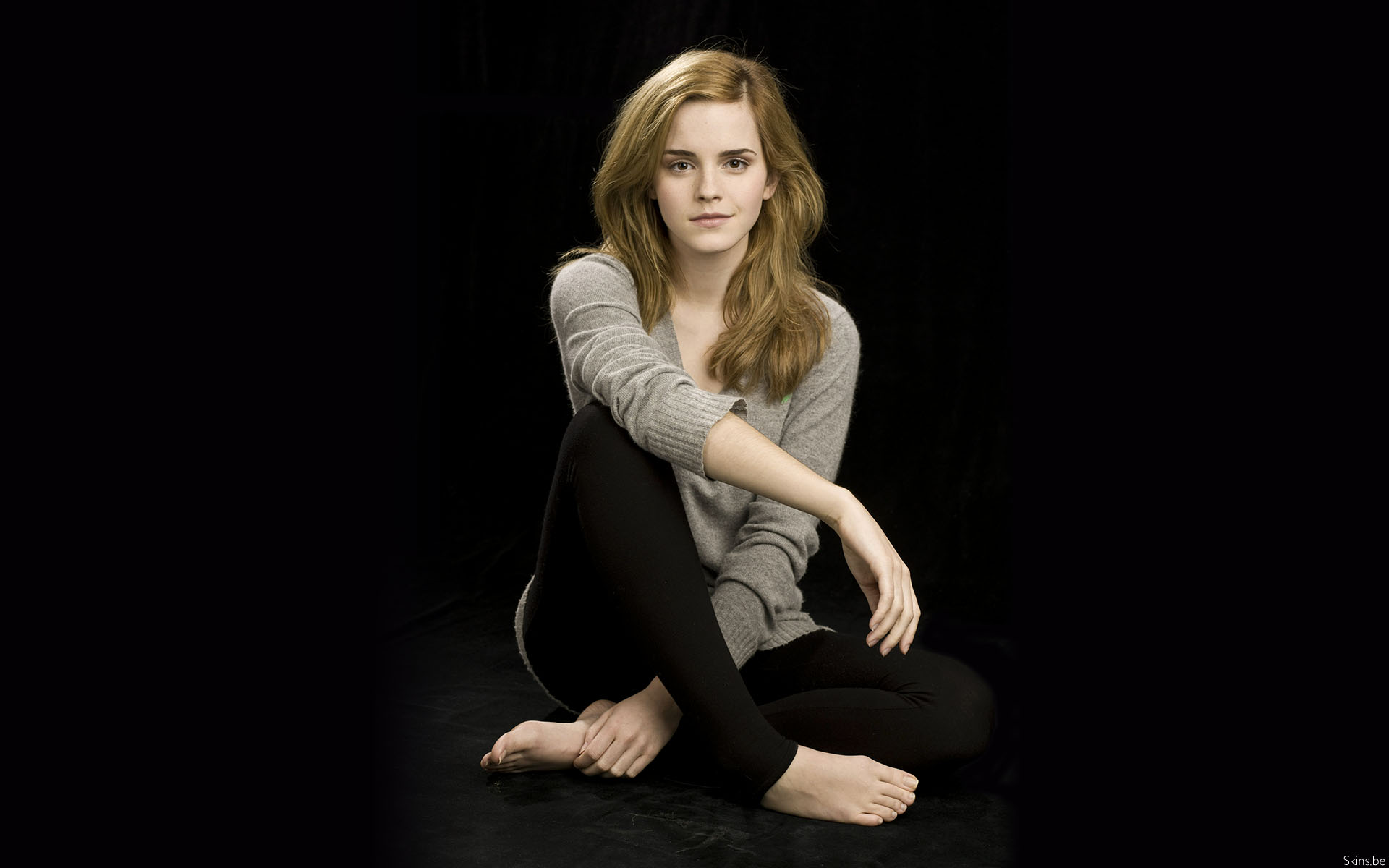 women, Emma Watson, actress, barefoot - desktop wallpaper