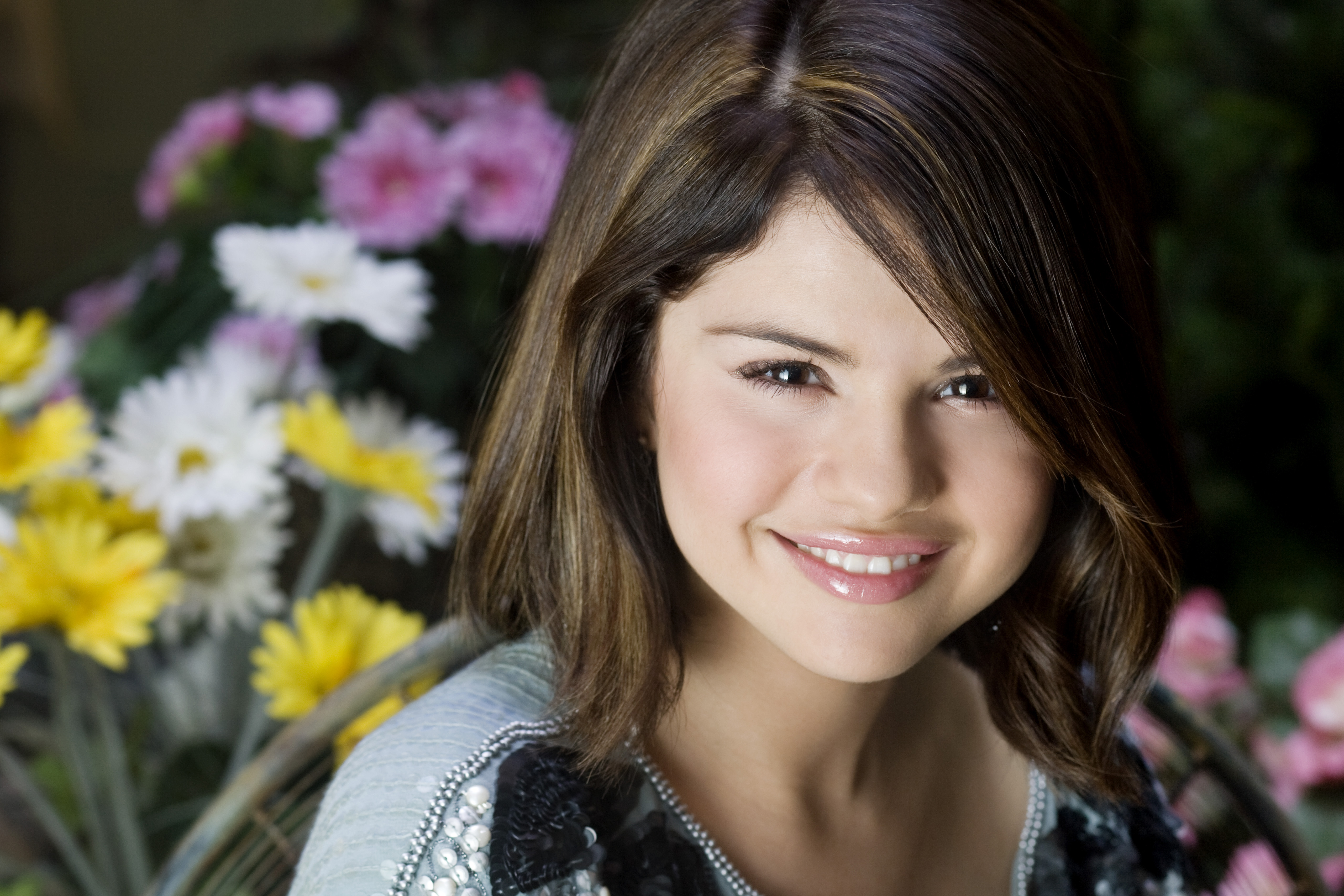 Selena Gomez, flowers, celebrity, singers - desktop wallpaper