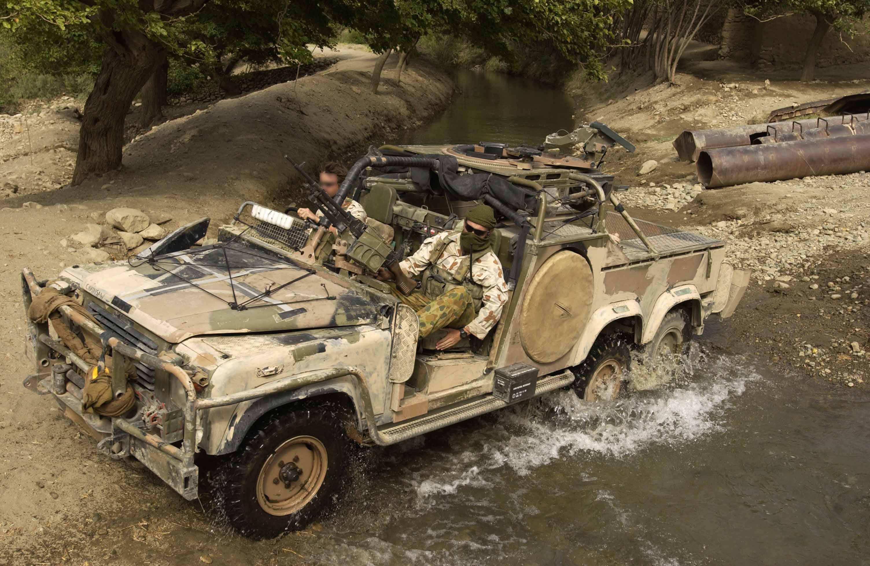soldiers, army, Land Rover - desktop wallpaper