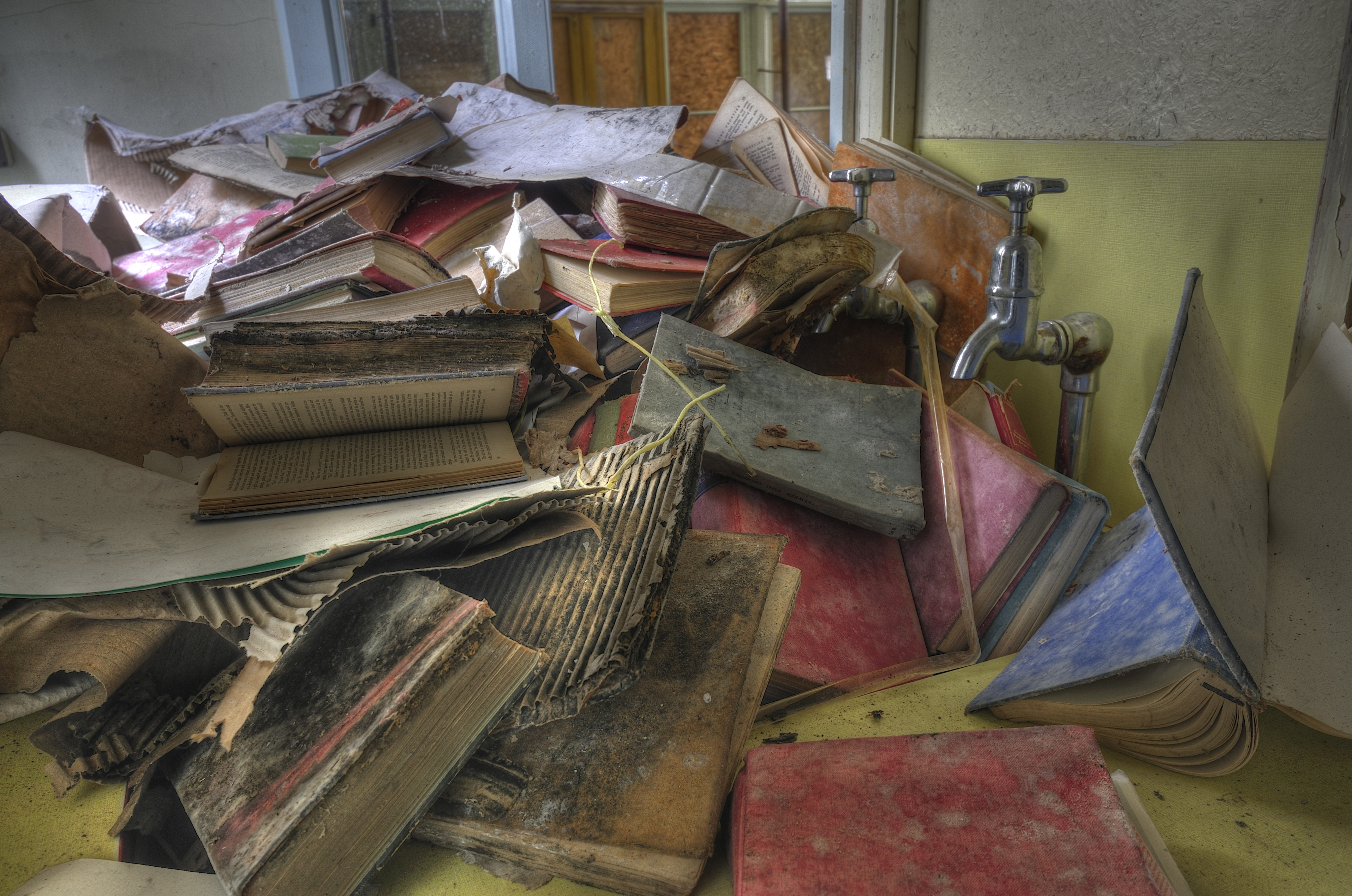 destroyed, books - desktop wallpaper
