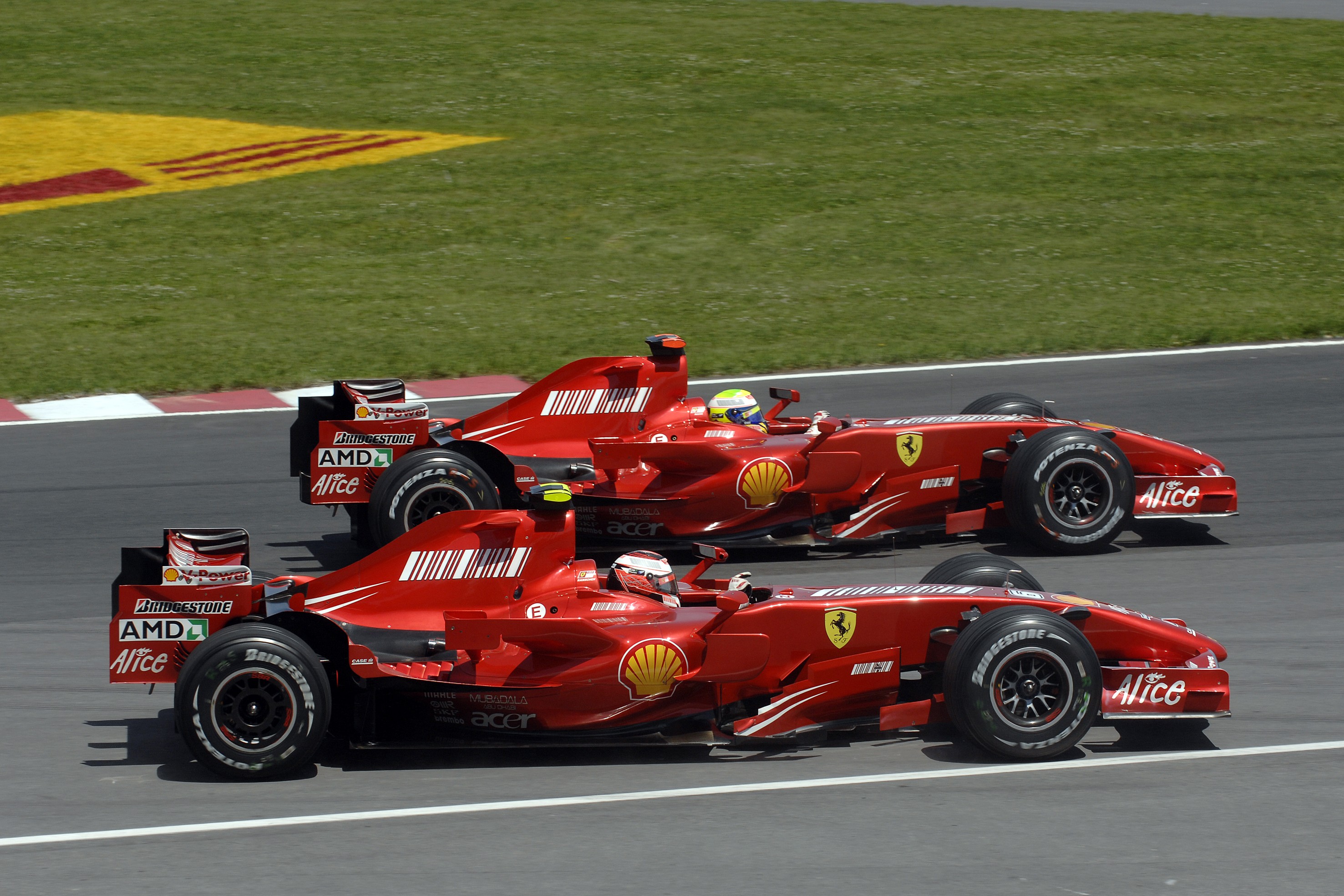 Формула 1 новости сегодня результаты. Болид ф1 Феррари. Ferrari f60 f1. Скудерия Феррари ф1. Машина Феррари формула 1.