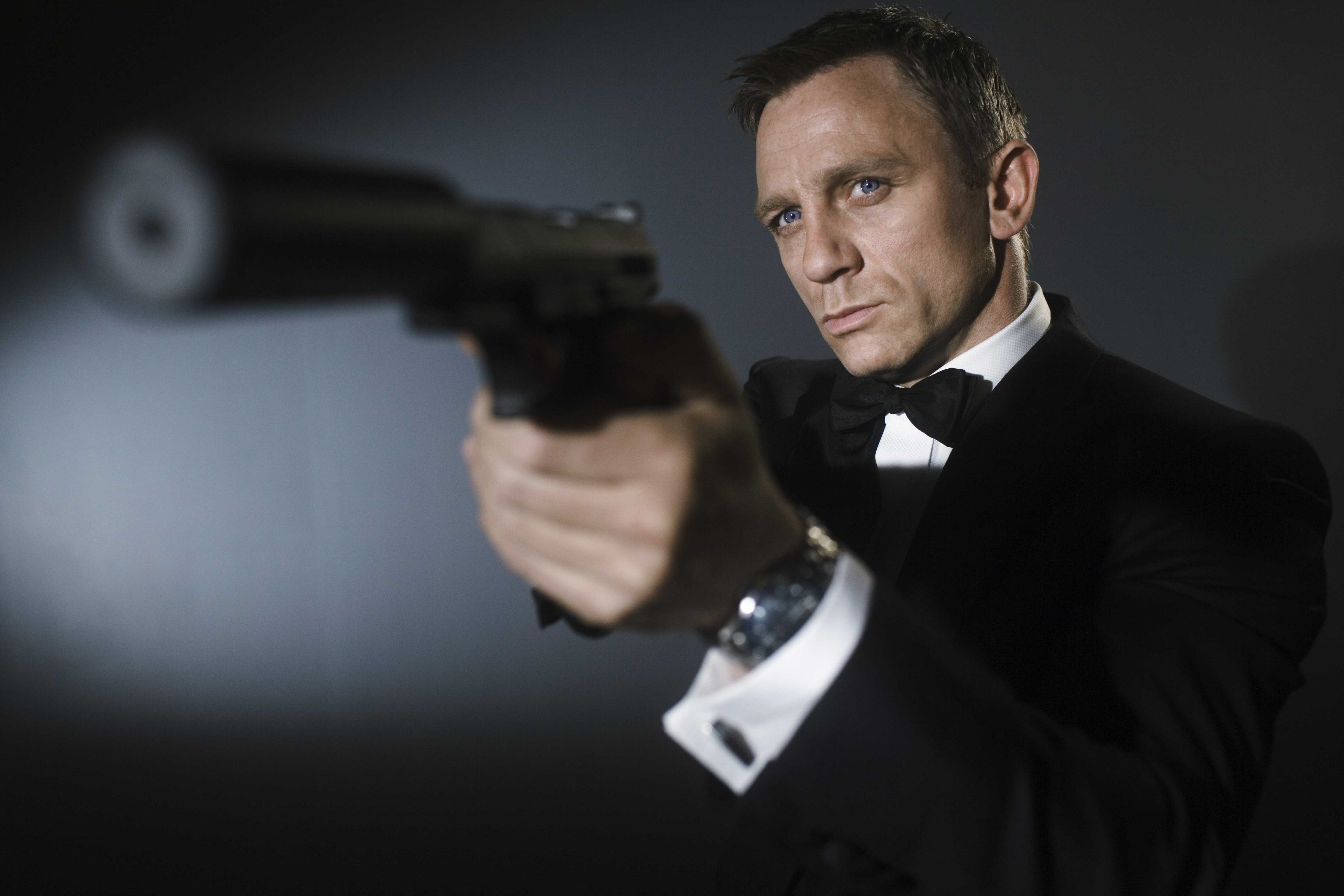 guns, men, James Bond, actors, Daniel Craig - desktop wallpaper