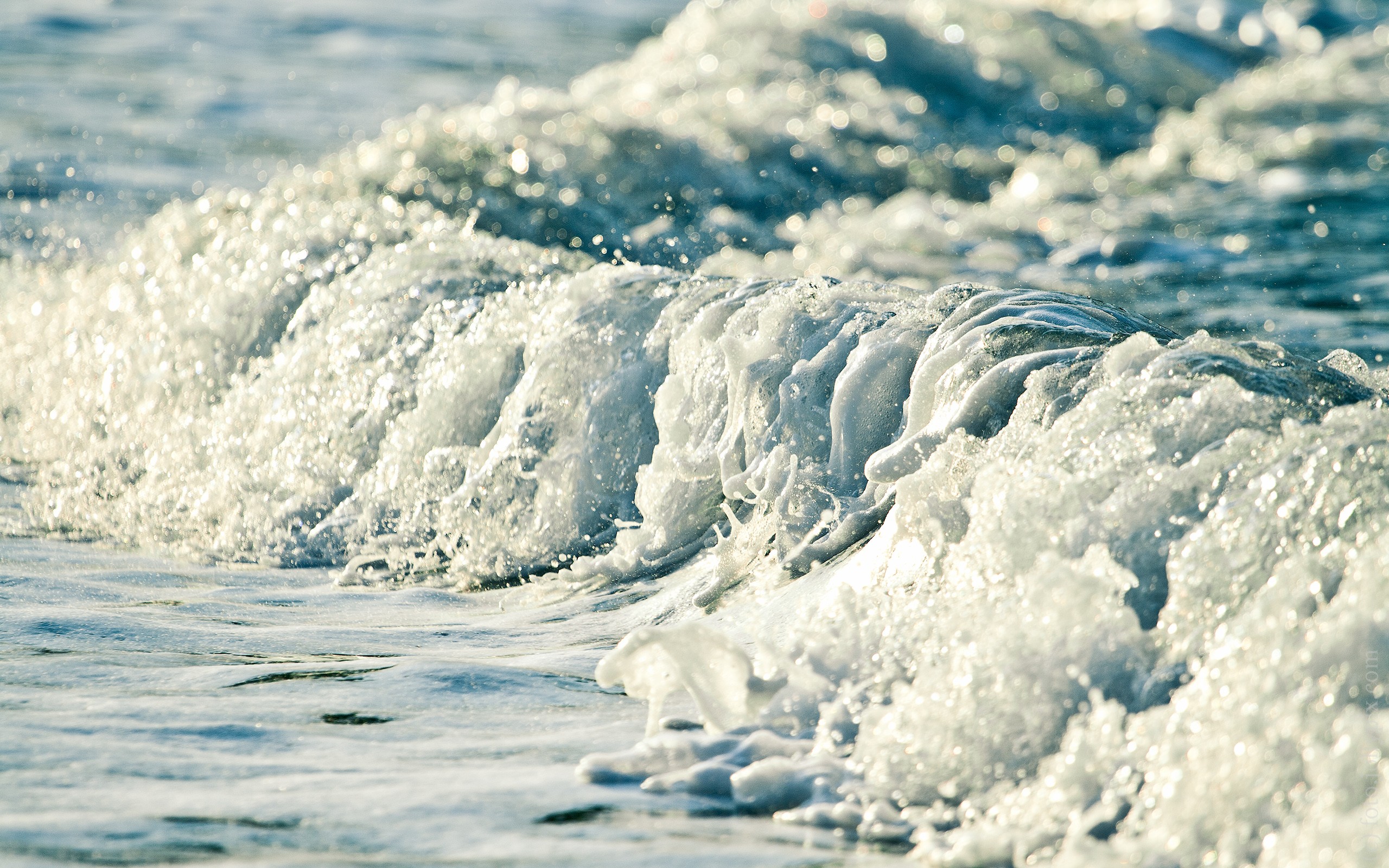 water, blue, ocean, white, waves, frozen, foam, bubbles, bokeh, sea - desktop wallpaper