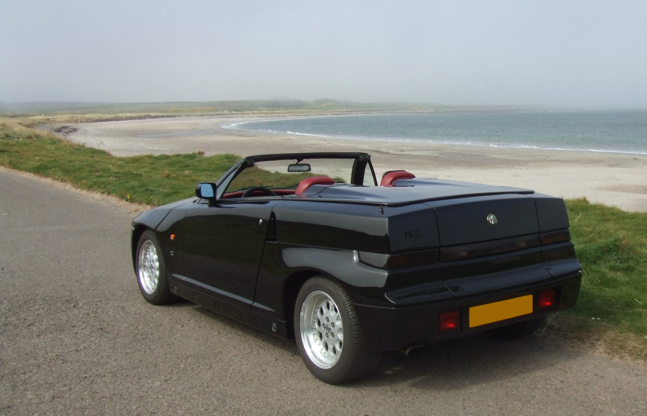 black, cars, Alfa Romeo, vehicles, Zagato, Alfa Romeo RZ, sea, rear angle view, beaches - desktop wallpaper