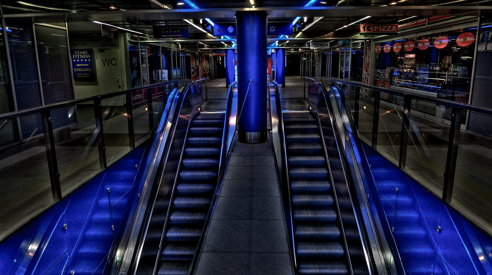 stairways, escalators - desktop wallpaper