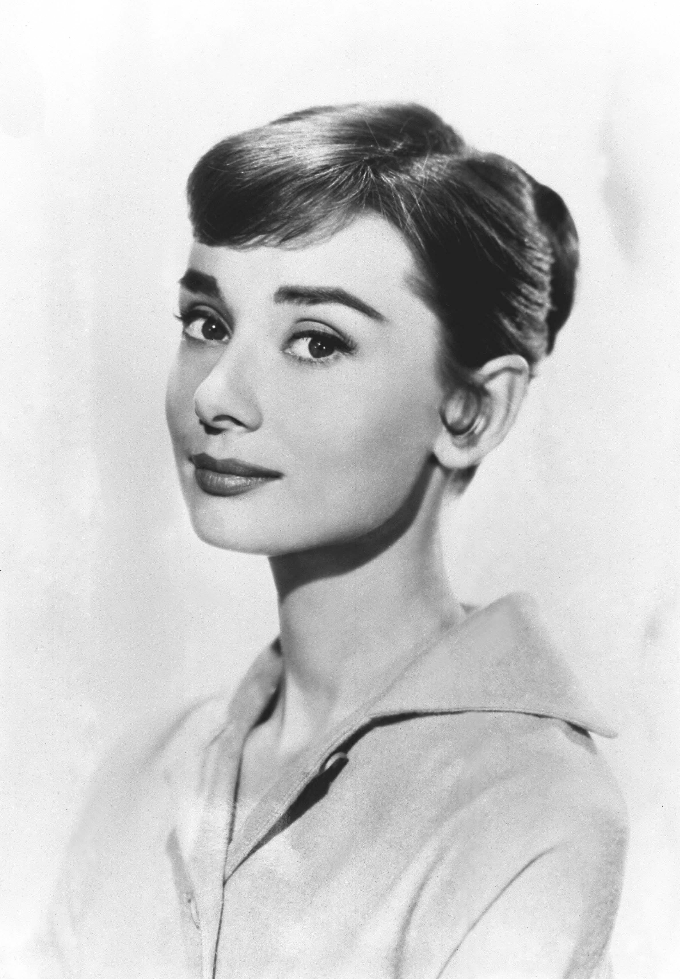 Audrey Hepburn - desktop wallpaper