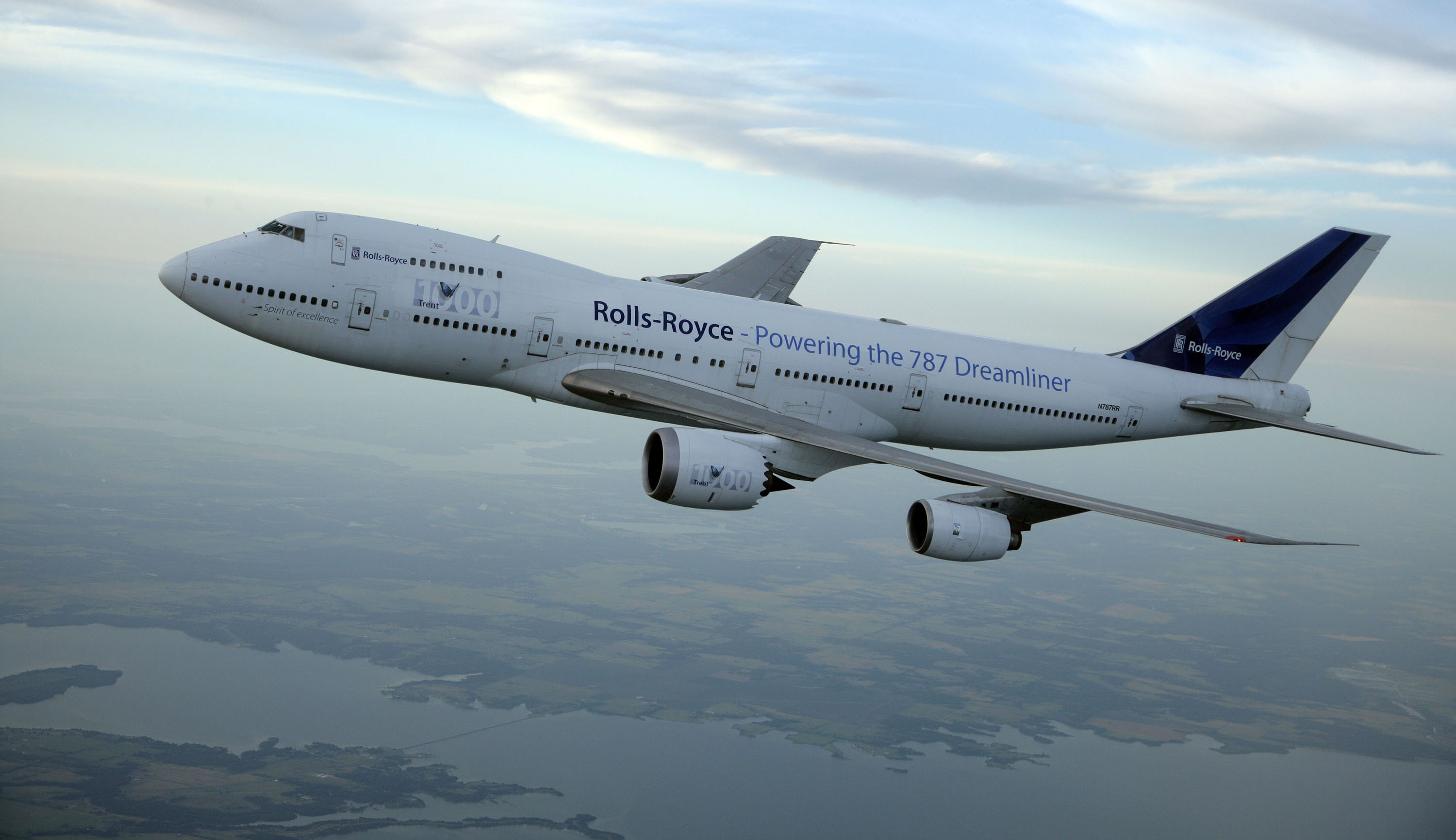Самолет похожие слова. Двигатель Боинг 747. Роллс Ройс на Боинг 747. Боинг 747 200 Rolls-Royce. Четырех моторный самолёт Боинг 747.