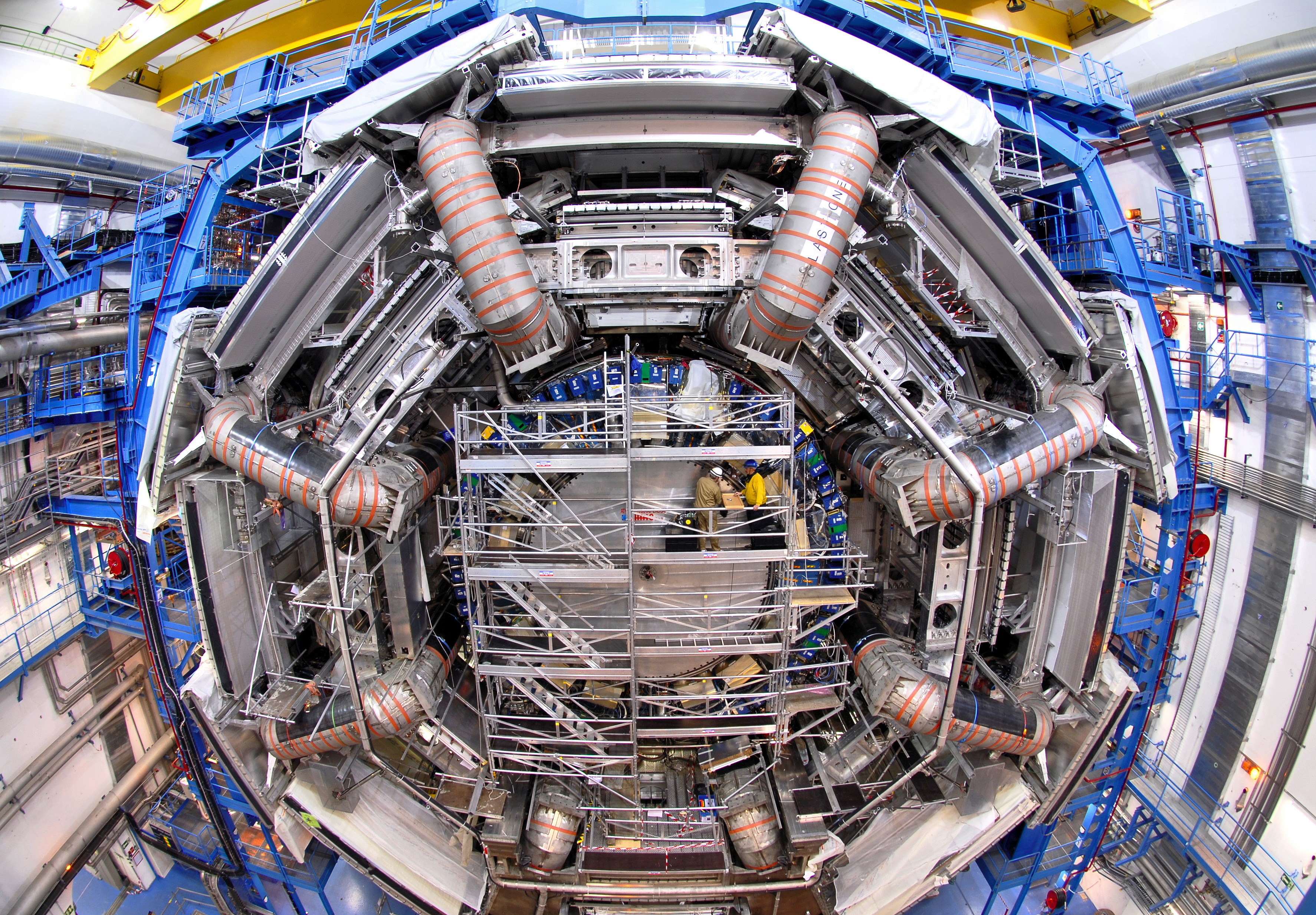 Самая большая частица. ЦЕРН коллайдер. Большой адронный коллайдер Atlas. Адронный коллайдер ЦЕРН. Большой адронный коллайдер атлас.