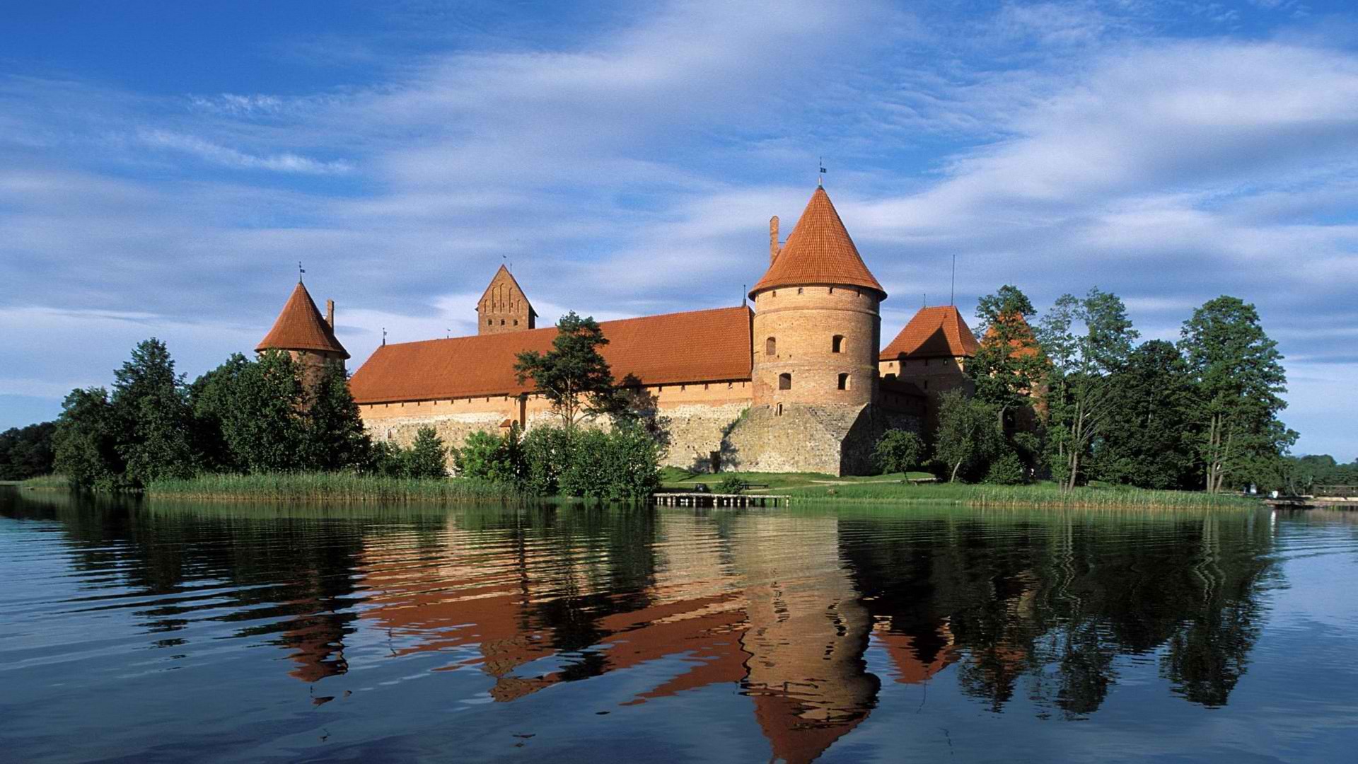 Lithuania, lakes, Trakai, castle - desktop wallpaper