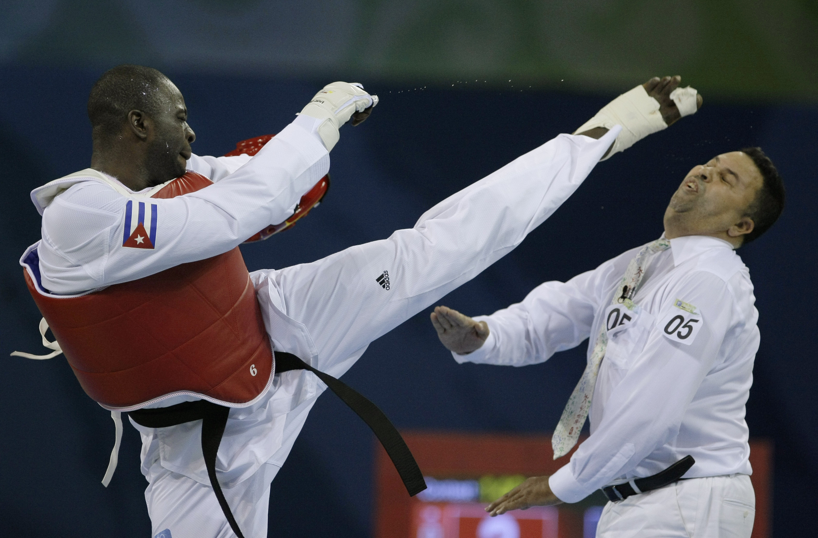 Olympics, Taekwondo, martial arts, kicking, Sport suit - desktop wallpaper