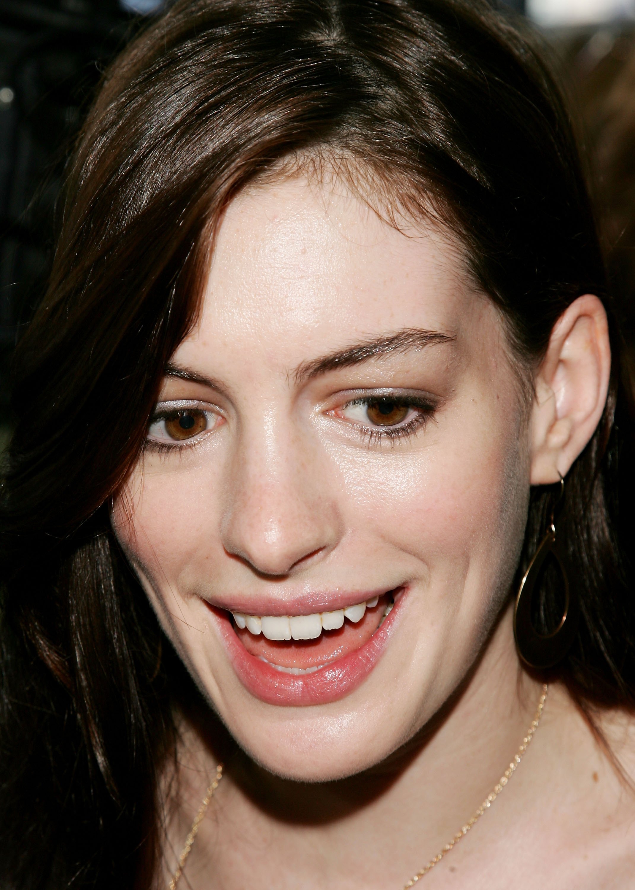 brunettes, women, Anne Hathaway, actress - desktop wallpaper