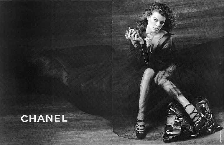 actress, grayscale, Milla Jovovich, fashion photography, purses, Chanel - desktop wallpaper