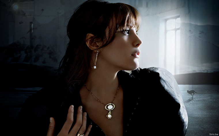 brunettes, women, blue eyes, actress, Liv Tyler, necklaces - desktop wallpaper