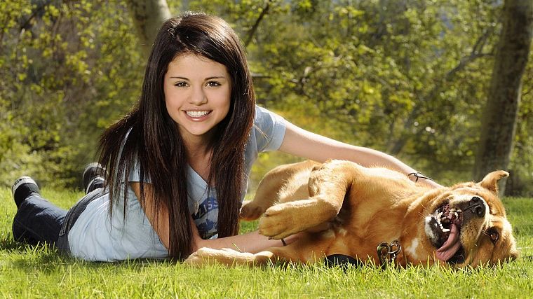 women, Selena Gomez, grass, dogs, celebrity, singers - desktop wallpaper