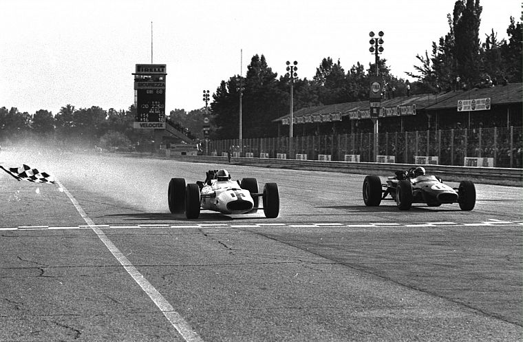 Monza, Jack Brabham, John Surtees - desktop wallpaper