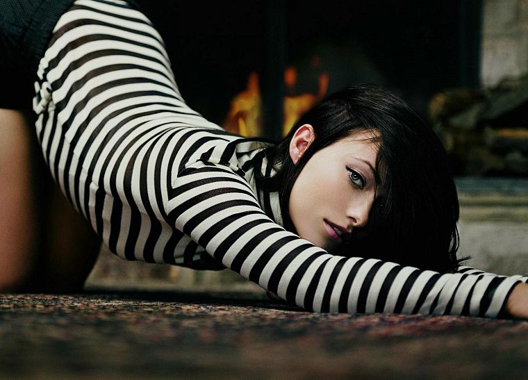 women, models, Olivia Wilde, striped clothing - desktop wallpaper