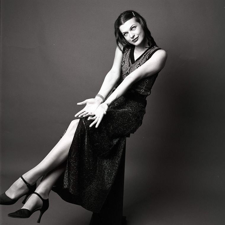 high heels, grayscale, Milla Jovovich - desktop wallpaper