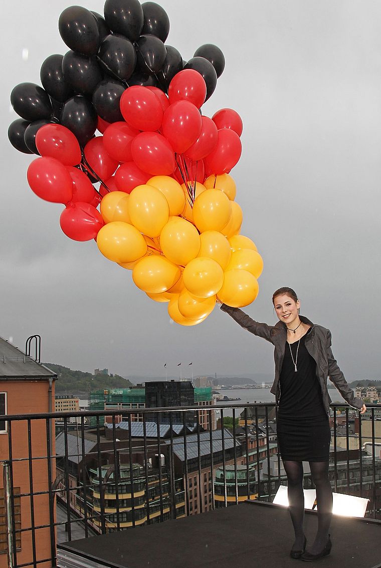 Germany, Lena Meyer-Landrut, balloons - desktop wallpaper