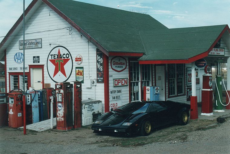 Lamborghini, gas station, Lamborghini Countach, Texaco - desktop wallpaper