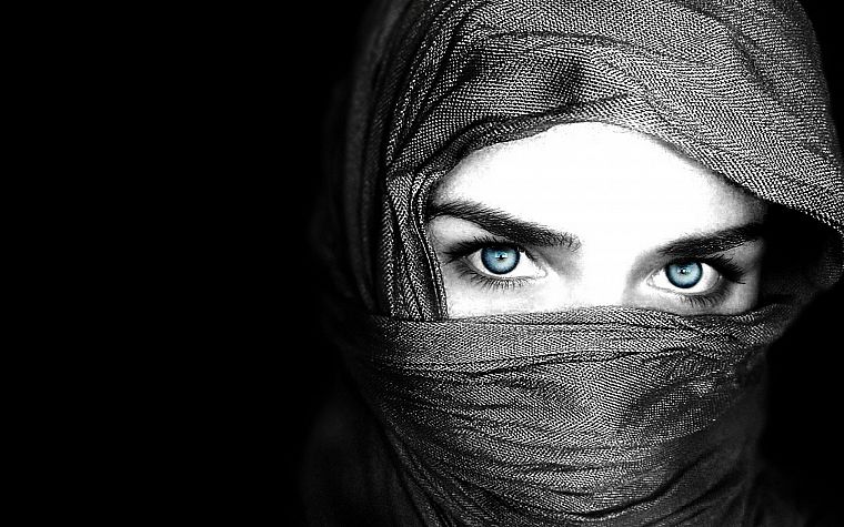 blue eyes, hooded - desktop wallpaper