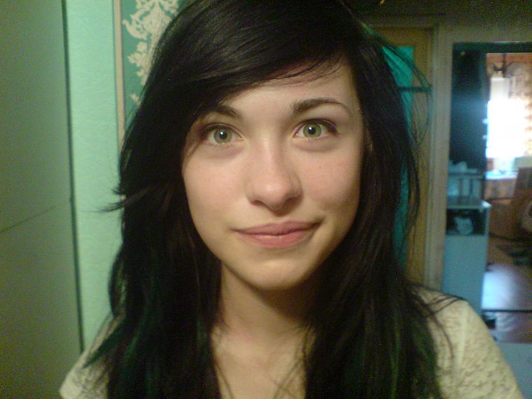 brunettes, women, teen, lips, green eyes - desktop wallpaper
