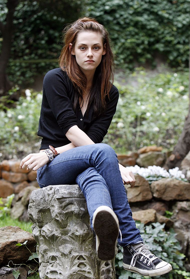 jeans, Kristen Stewart - desktop wallpaper