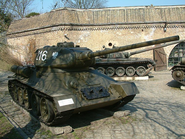 tanks, Poland, T-72, Polish Army, t-34 - desktop wallpaper
