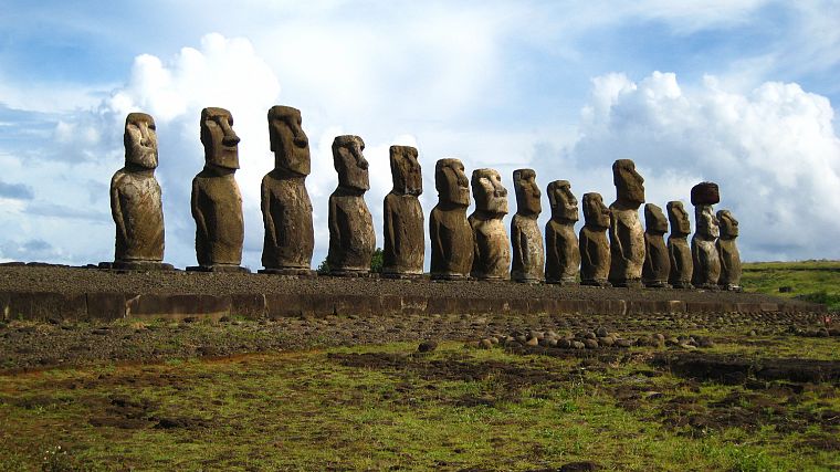 Easter Island, moai - desktop wallpaper