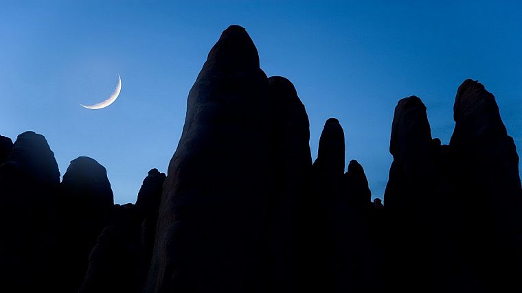 sand, Moon, Arches National Park, Utah, arch, National Park, crescent, rock formations - desktop wallpaper