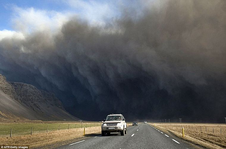 cars, volcanoes, smoke, Iceland - desktop wallpaper