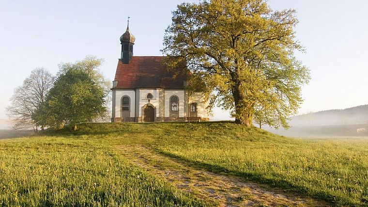 Germany, Bavaria, The Hill, chapel - desktop wallpaper