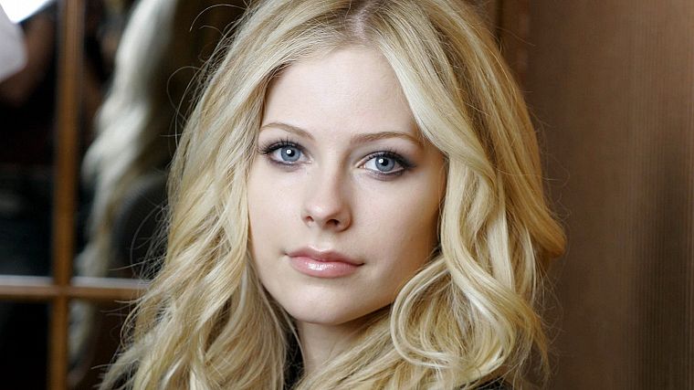 women, Avril Lavigne, celebrity, TagNotAllowedTooSubjective - desktop wallpaper