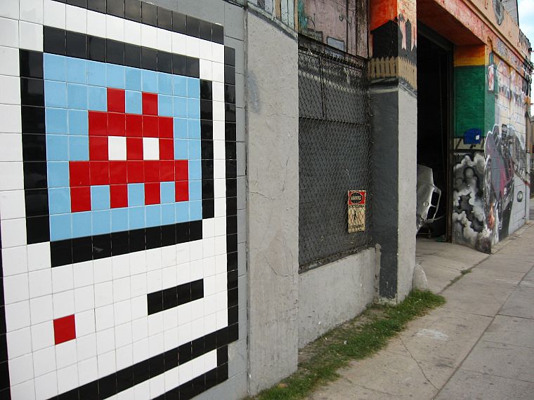graffiti, Space Invaders, street art - desktop wallpaper