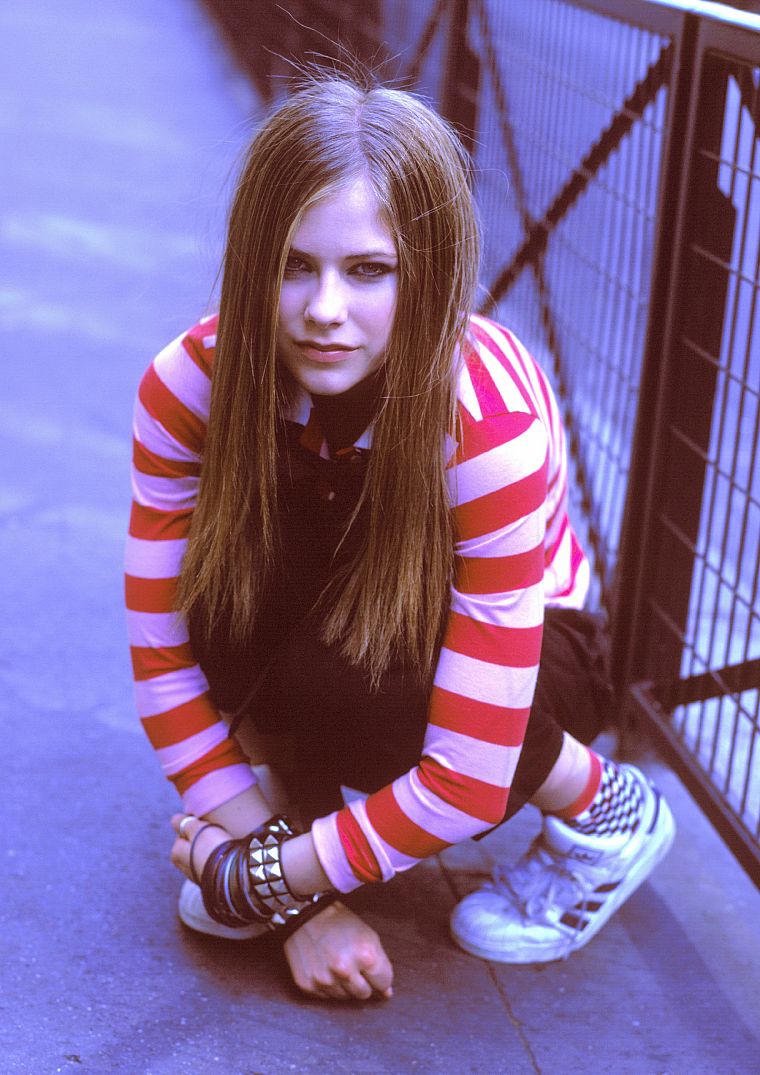 Avril Lavigne - desktop wallpaper