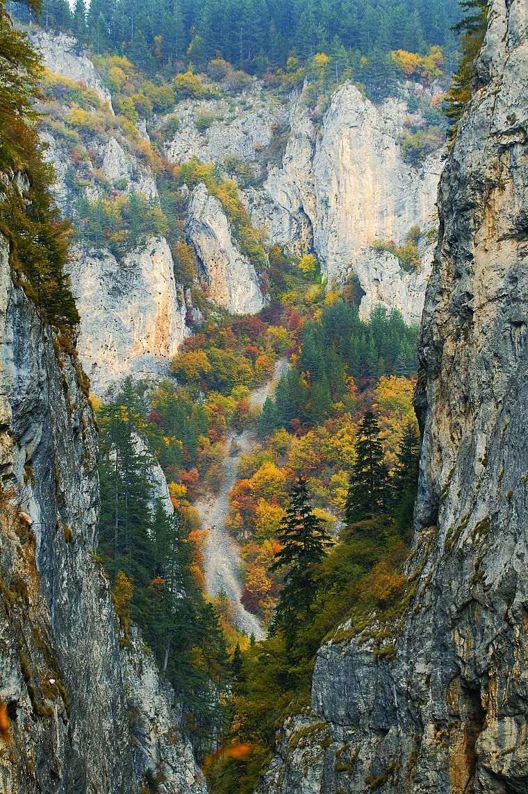 Trigrad Gorge-Bulgaria - desktop wallpaper