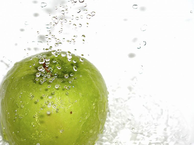 water, green apples - desktop wallpaper