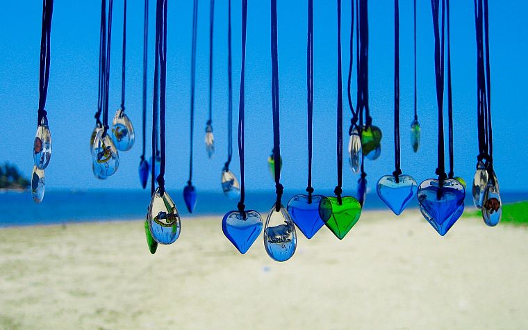 pendant, hearts, beaches - desktop wallpaper