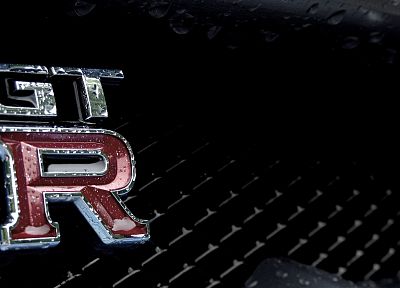 Nissan GT-R R35 - desktop wallpaper