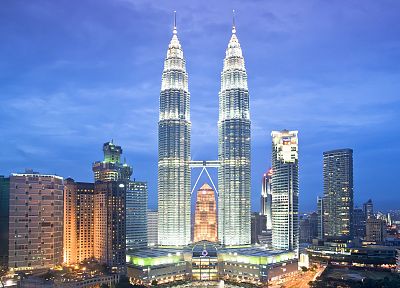 Malaysia, Petronas Towers, Kuala Lumpur - desktop wallpaper
