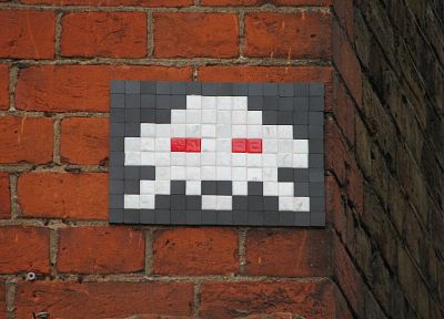 Invader (artist), Space Invaders, street art - duplicate desktop wallpaper