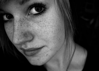 women, freckles, monochrome, faces, greyscale - random desktop wallpaper