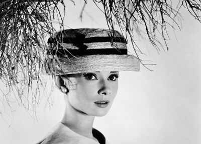 Audrey Hepburn, grayscale - random desktop wallpaper