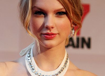 blondes, women, Taylor Swift, celebrity, earrings - random desktop wallpaper
