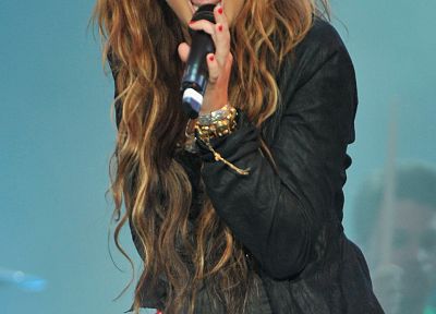 Miley Cyrus, celebrity, singers - random desktop wallpaper