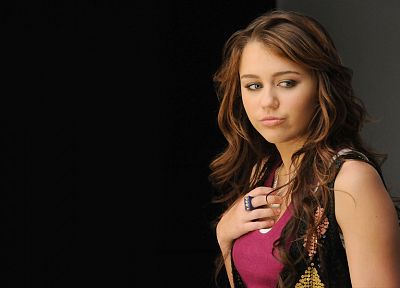 women, Miley Cyrus, celebrity, singers, duck face - desktop wallpaper